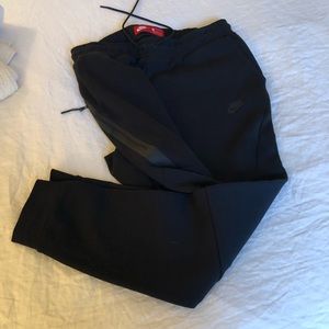 Mens Large Nike joggers with zipper pockets